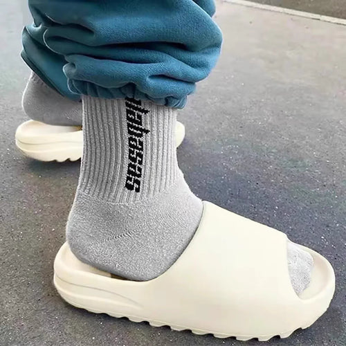 2025 Hot sales Coconut Slippers Cloud Thick-soled Sandals Summer Fashion Soft Bottom Beach Men Slippers Women's SandalsSlides